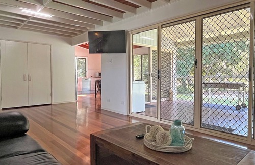 Amity Point House | Spacious Flinders Home With Beautiful Bush Outlook