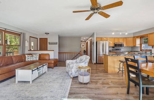 Lake Delton House | Spacious Four-Bedroom Home Overlooking Scenic Lake Delton. Dog-Friendly!