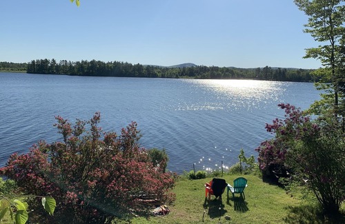 Eddington House | Spacious Four Season Lakeside Retreat