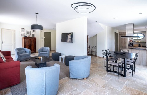 La Calmette Other | Spacious, comfortable stone farmhouse with swimming pool for 8 people in Uzès
