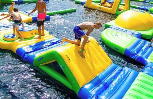 Peyrolles-en-Provence Apartment | Spacious renovated apartment in agricultural building