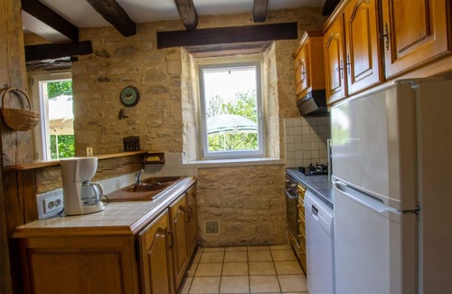 Saint-Aubin-de-Nabirat Cottage | Spacious house with enclosed garden near Sarlat