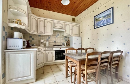 Saint-Aubin-le-Monial Cottage | Spacious farmhouse with enclosed garden in Saint-Aubin-le-Monial