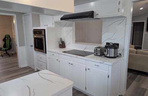 Friendswood House | Spacious, Fully Remodeled Retreat in Family Friendly Friendswood