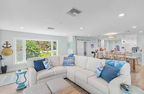 Jensen Beach House | Spacious & Fully Renovated Retreat with Breathtaking Intracoastal Views