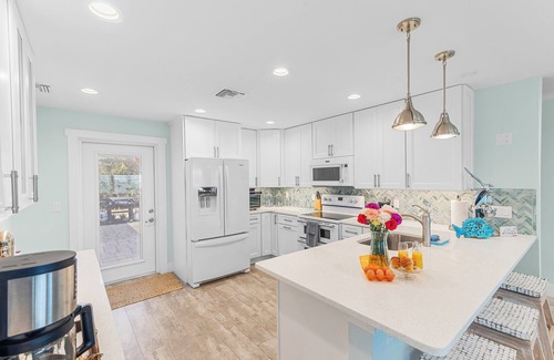 Jensen Beach House | Spacious & Fully Renovated Retreat with Breathtaking Intracoastal Views