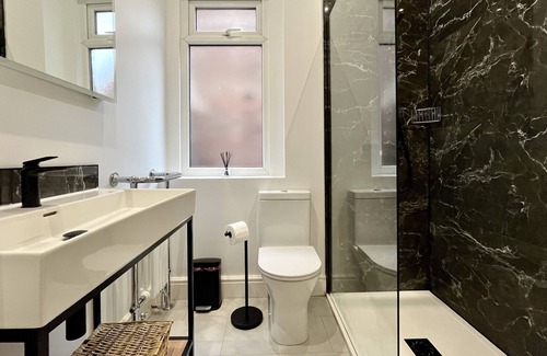 Jesmond Apartment | Spacious Garden Flat in Jesmond