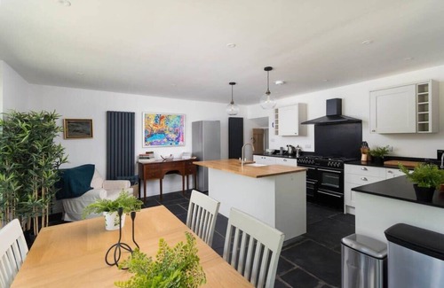 Newtown-in-St-Martin House | Spacious Cottage & Garden on The Lizard