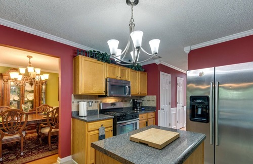Fairburn House | Spacious Georgia Home - 19 Mi to Six Flags!