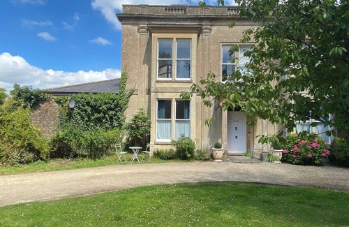 Frome Condo | Spacious Georgian Apartment - Central Frome
