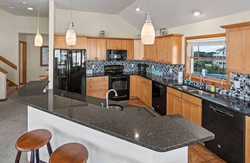 Ocean Isle Estates House | Spacious Getaway with Private Pool + Ocean Views!