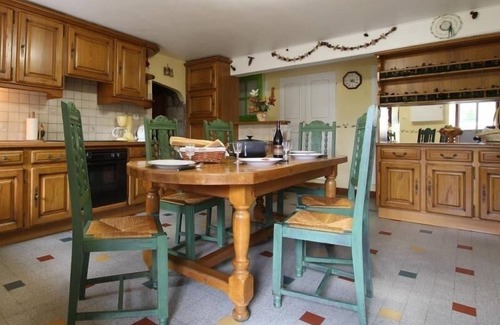 Croisances Cottage | Spacious Gîte with Private Gym, Terrace & Garden, near Hiking & Fishing Spots