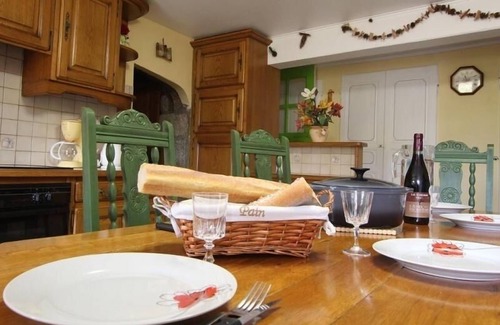 Croisances Cottage | Spacious Gîte with Private Gym, Terrace & Garden, near Hiking & Fishing Spots