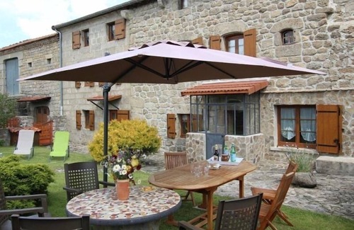 Croisances Cottage | Spacious Gîte with Private Gym, Terrace & Garden, near Hiking & Fishing Spots