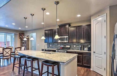 Golden House | Spacious Golden Vacation Rental, 4 Mi to Dtwn