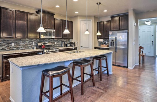 Golden House | Spacious Golden Vacation Rental, 4 Mi to Dtwn