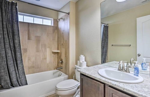 Golden House | Spacious Golden Vacation Rental, 4 Mi to Dtwn