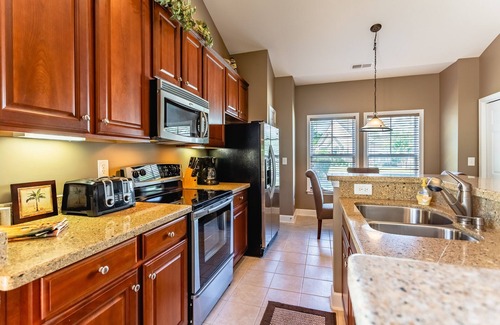 Murrells Inlet House | Spacious Golfer’s Getaway located steps from TPC – Ideal for Families & Groups!