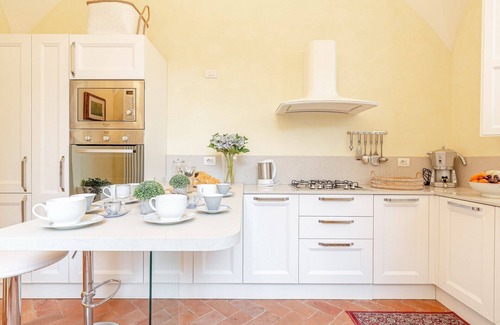 Lucca Historical Center Apartment | Spacious Ground Floor Apartment with Private Garden Inside the Walls of Lucca