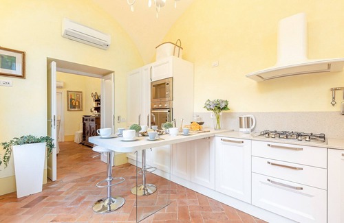 Lucca Historical Center Apartment | Spacious Ground Floor Apartment with Private Garden Inside the Walls of Lucca