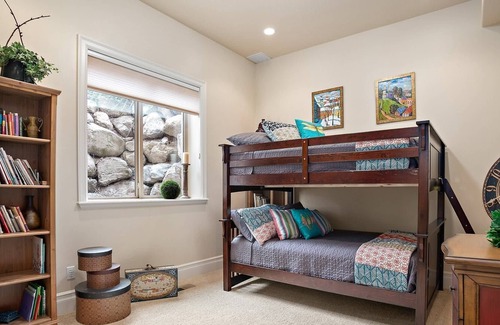 Cedar Hills Apartment | Spacious Ground Level Basement w/ Breathtaking Views of Utah Valley, Pool Table, Free Ski Rental