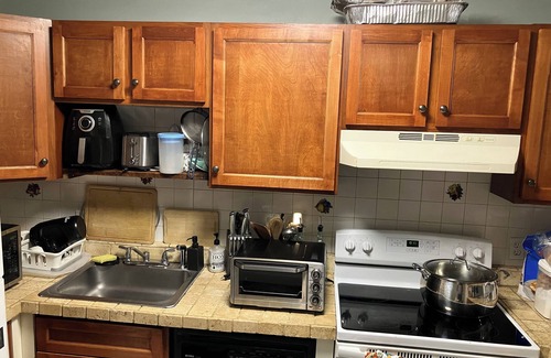 Stamford Apartment | Spacious ground level apt with balcony!