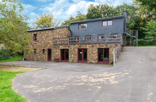Trois-Ponts House | Spacious Group Stay in Wanne