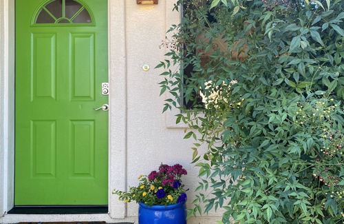 Cottonwood-Verde Village House | Spacious guest suite w/sundeck and fenced yard for dog