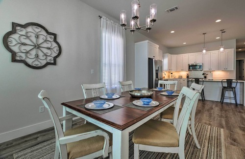Gulfport Cottage | Spacious Gulfport Home - Walk to Beach!