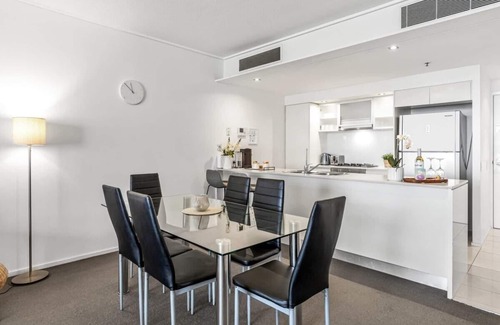 Brisbane Central Business District Apartment | Spacious High Floor Family Apartment|Superb Views