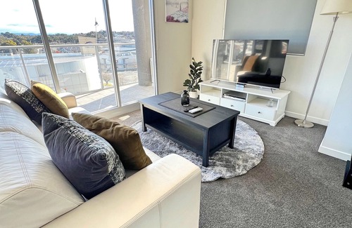 Phillip Apartment | Spacious & High in the Sky - 1bd 1bth Apt
