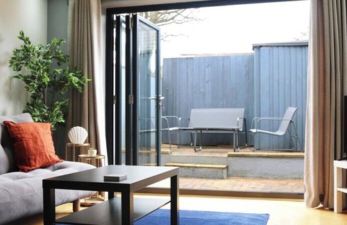Pontcanna Condo | Spacious High Spec Flat near Cardiff City Centre