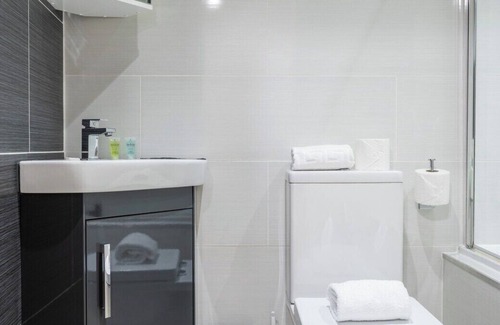 Pontcanna Condo | Spacious High Spec Flat near Cardiff City Centre