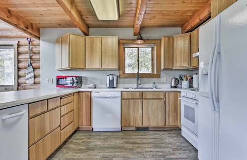 Eden House | Spacious Hilltop Cabin w/Deck & Scenic Views!