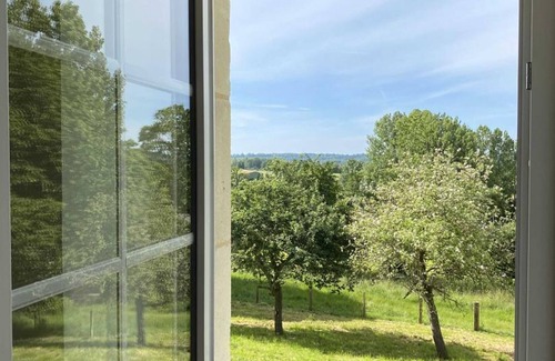 La Mesniere Cottage | Spacious Historic Manor with Modern Amenities, Terrace, and Garden in La Mesnière