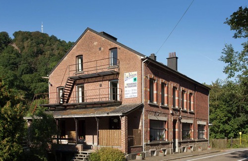 Coo House | Spacious holiday home with roofed terrace