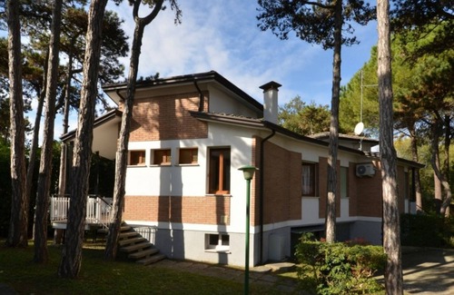 Lignano Pineta Apartment | Spacious holiday apartment surrounded by greenery