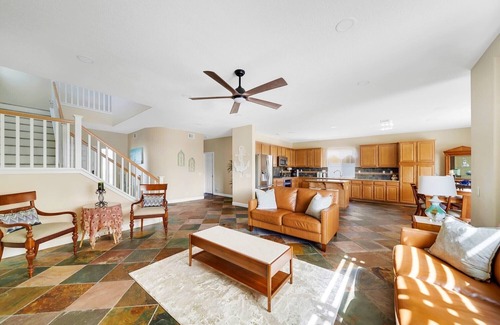 San Juan Capistrano House | Spacious Home with Fireplace! Central Location! Gated Community – Flamingo Coast