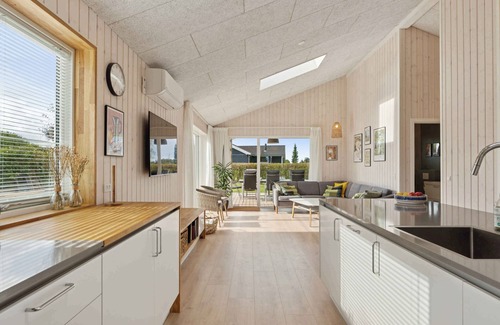 Bog By House | Spacious holiday home on Bogø