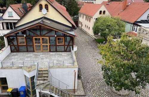 Mickten House | Spacious holiday home in Dresden for up to 12 people with 6 bedrooms