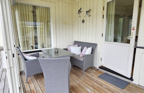 Ellos House | Spacious holiday home in Ellös, 300 m to a beautiful sandy beach | SE09113