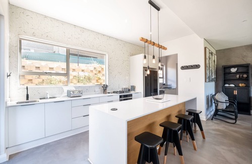 Salt Rock Apartment | Spacious Holiday Home in Zululami - Private Pool