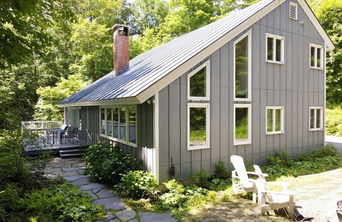 Warren House | Spacious home <1 min from Lincoln Peak! Fits the whole extended family