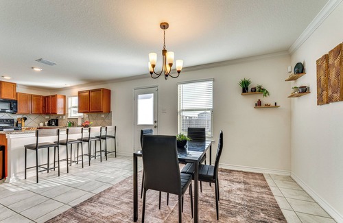 Southside House | Spacious Home 11 Mi to San Antonio River Walk