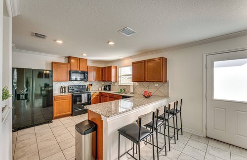 Southside House | Spacious Home 11 Mi to San Antonio River Walk