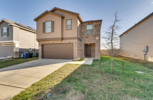 Southside House | Spacious Home 11 Mi to San Antonio River Walk