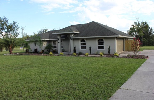 Lady Lake House | Spacious home and country setting just minutes from The Villages.