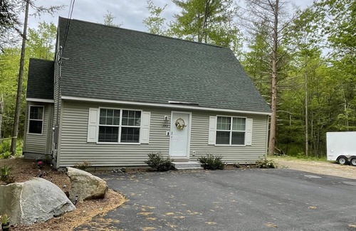 Laconia House | Spacious Home for 14 Guests Near Lake Winnisquam – Close to Everything!