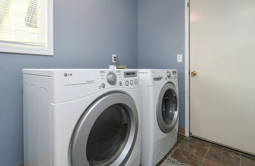 Vancouver House | Spacious home full of charm & convenience close to PDX!