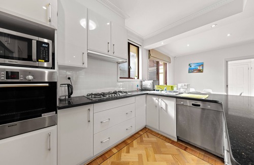 Glen Waverley House | Spacious home in heart of GLEN